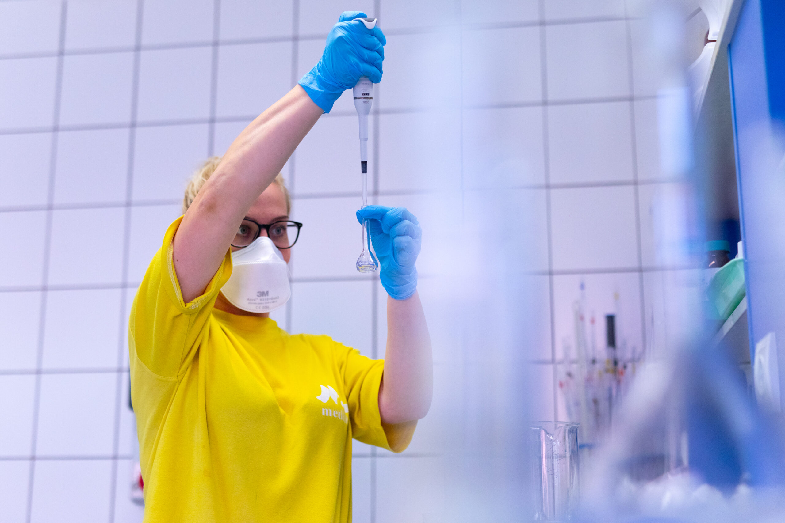 Mintavételezési munkatárs